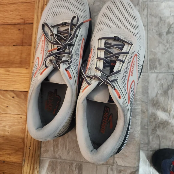 Brooks Gray and Black Running Shoes - Picture 2 of 3